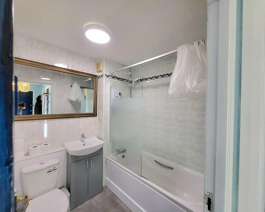 Harrismith Place Apartment By Sensational Stay Short Lets & Serviced Accommodation With Free Parking & Wi-Fi Edynburg